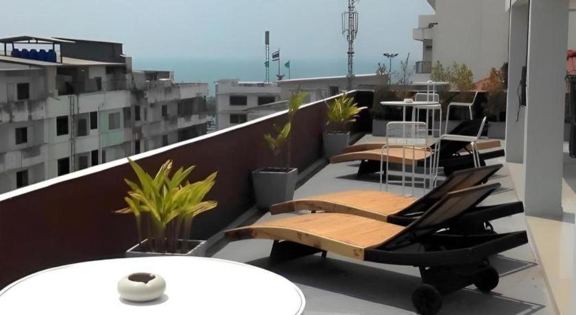 By Dee @Jomtien Hotel Pattaja Kültér fotó